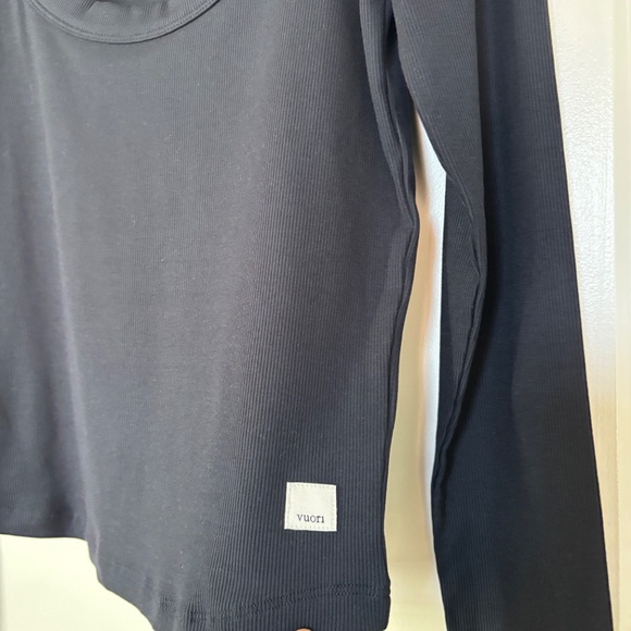 Vuori Women's Long Sleeve Pose Scoop Tee Black Size medium - Picture 8 of 14